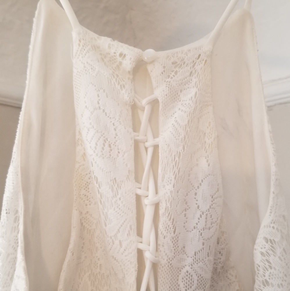White Spring/Summer Dress - Picture 3 of 6